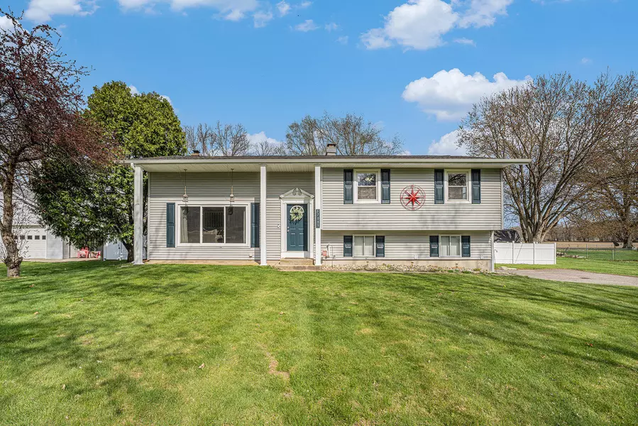 57089 Linda Avenue, Three Rivers, MI 49093