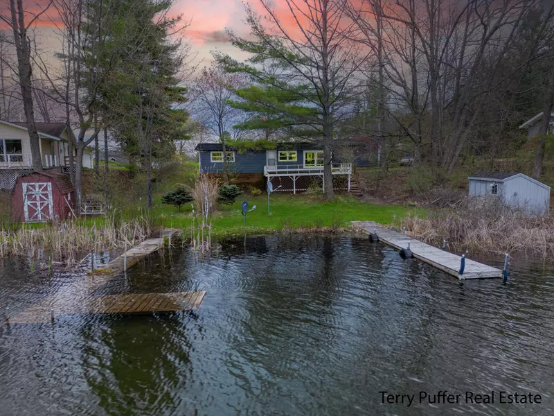 5921 N Bay Shore Drive, Irons, MI 49644