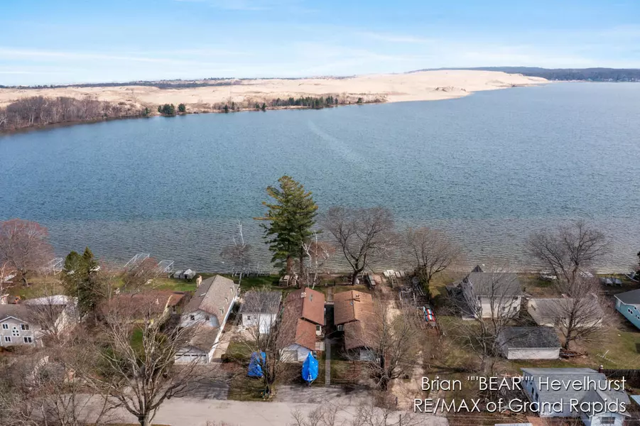 9440 Sandy Drive, Mears, MI 49436