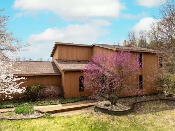2990 E Baseline Road, Plainwell, MI 49080