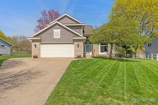 2279 Midvale NE Street, Grand Rapids, MI 49505