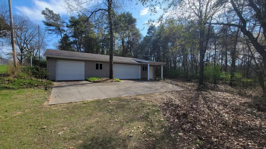 2180 Harwood Road, Ionia, MI 48846