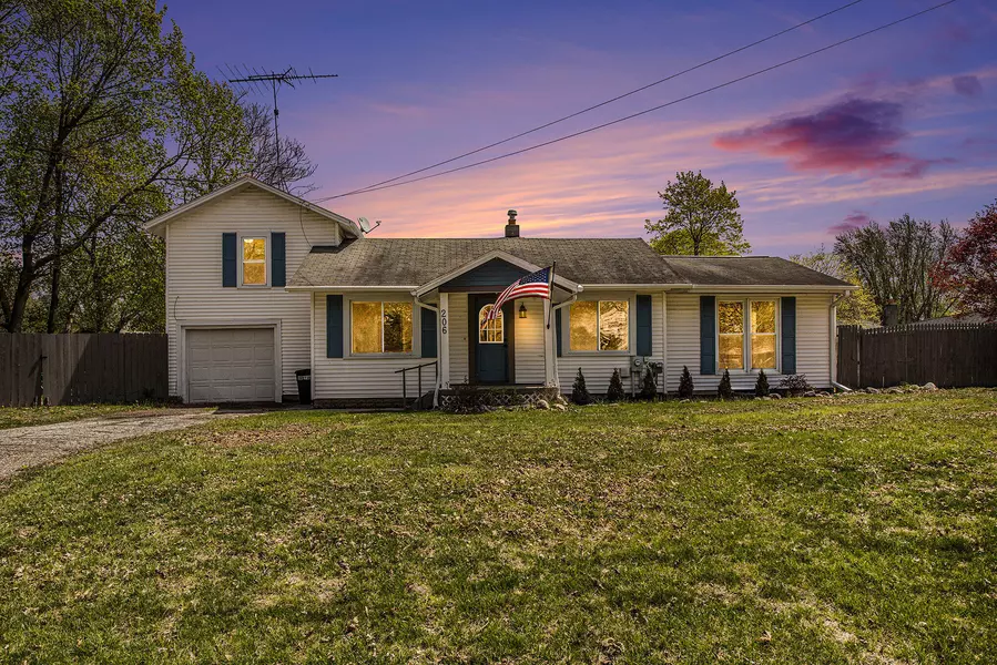 206 N Fountain Street, Marshall, MI 49068