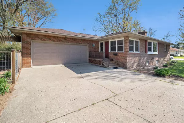 Milan, MI 48160,139 E Lewis