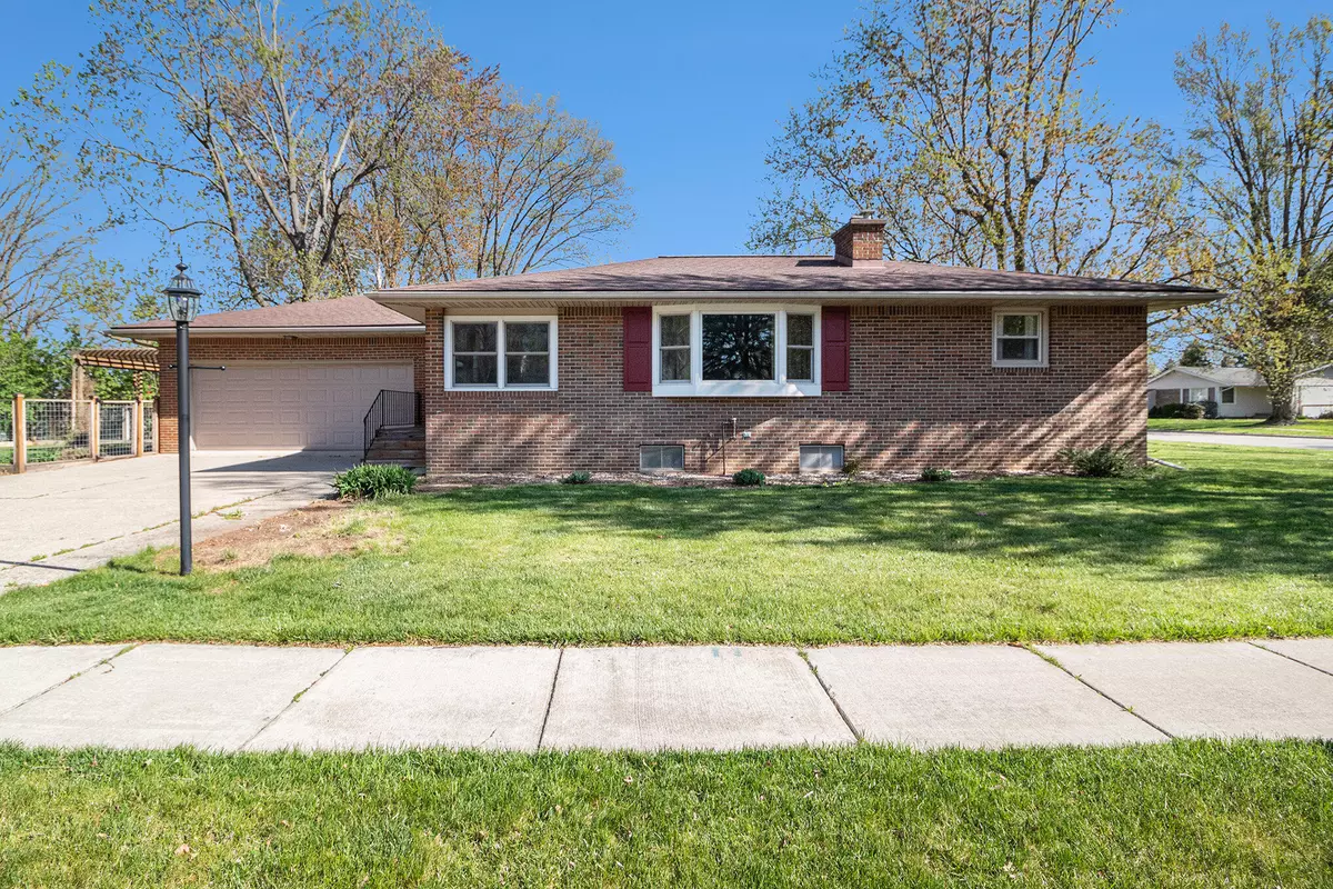 Milan, MI 48160,139 E Lewis