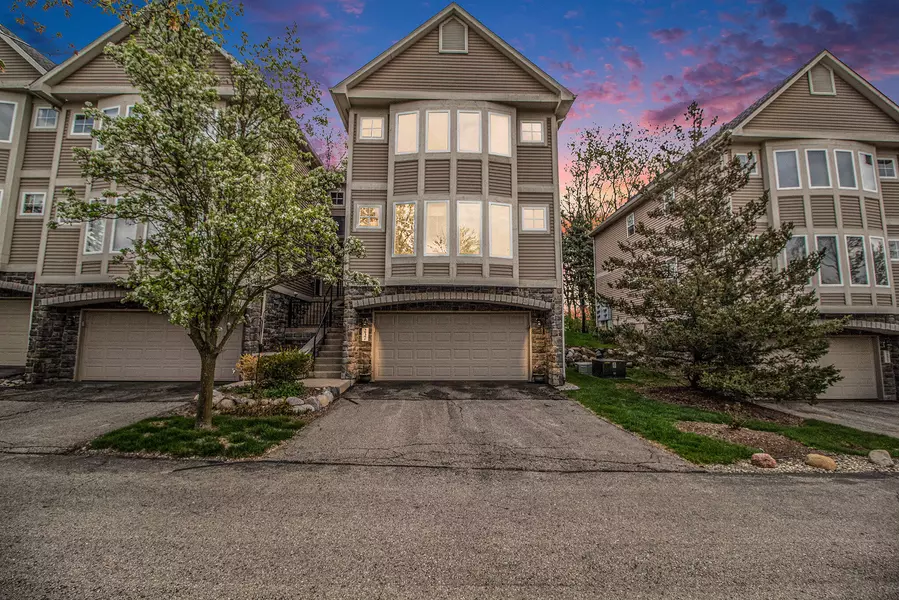 237 Old Creek, Saline, MI 48176