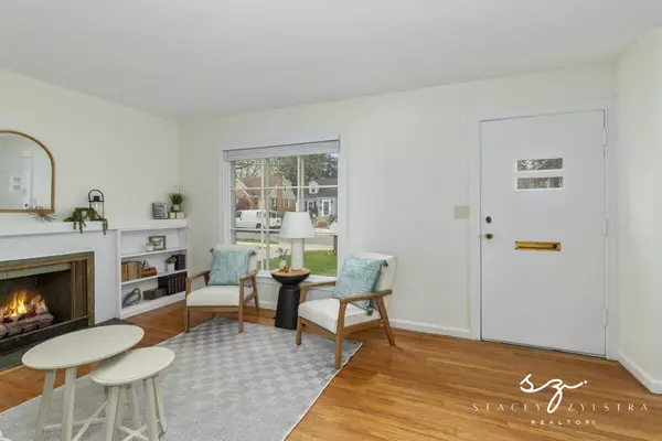 East Grand Rapids, MI 49506,1144 Lakeside SE Drive