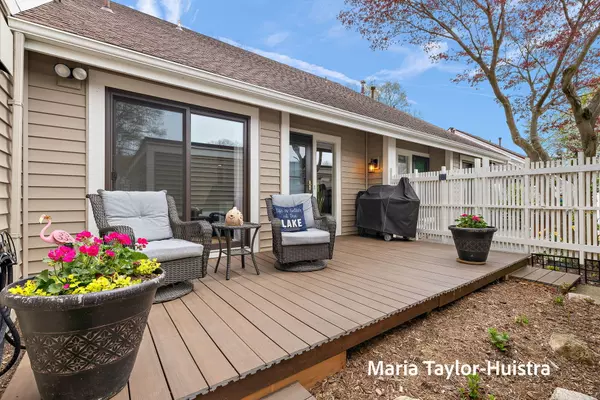 Spring Lake, MI 49456,584 Wind Drift Lane #8