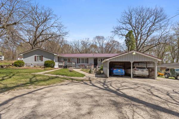 8280 N Neff Road, Edmore, MI 48829