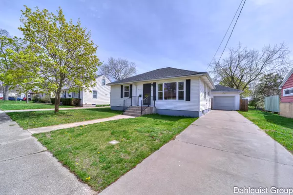 North Muskegon, MI 49445,418 Straley Street