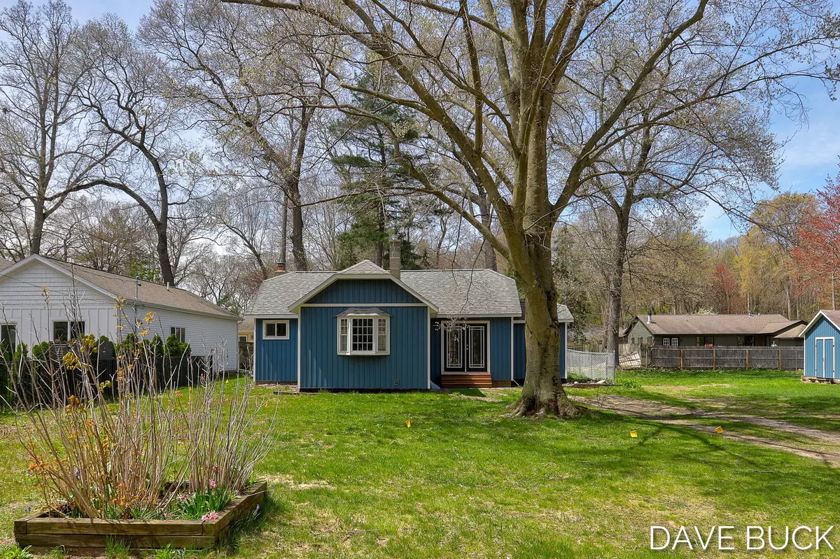 Spring Lake, MI 49456,15242 152nd Avenue