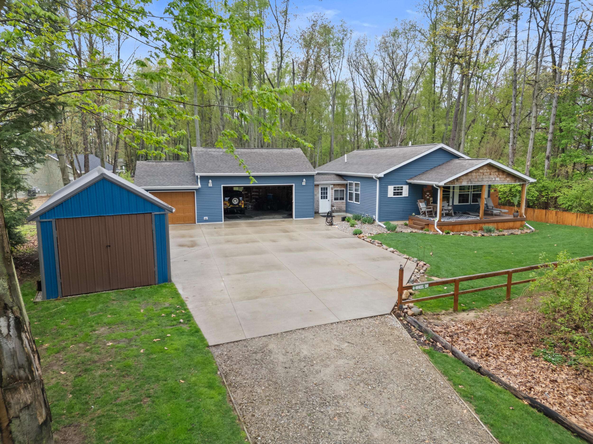 Hillsdale, MI 49242,2469 Ash te wette beach Dr Drive