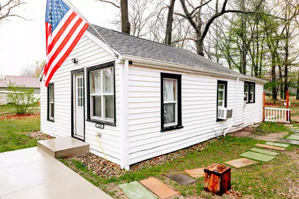 1238 S Forest Road, Muskegon, MI 49442