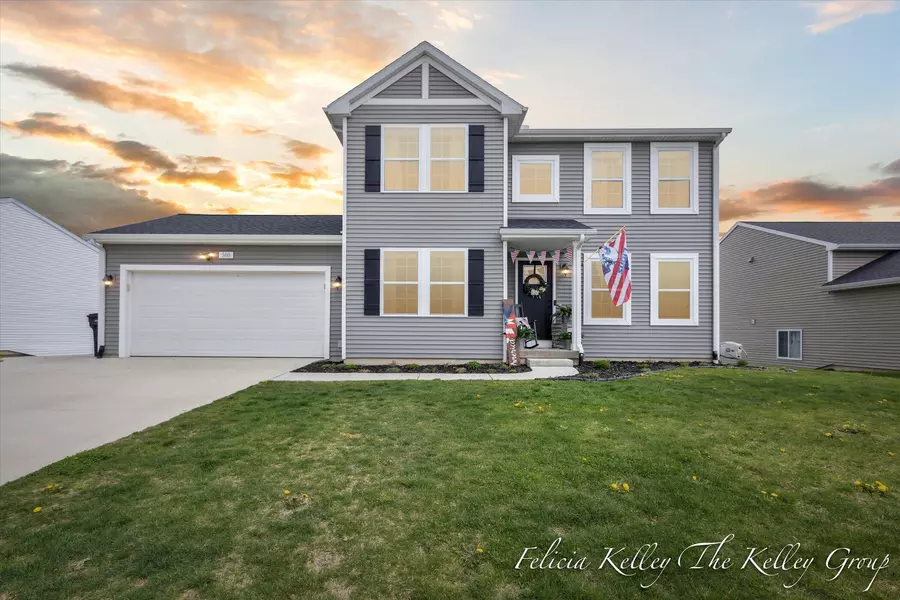 560 Pioneer Trail, Cedar Springs, MI 49319