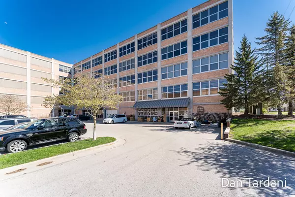 Muskegon, MI 49441,930 Washington Avenue #5H