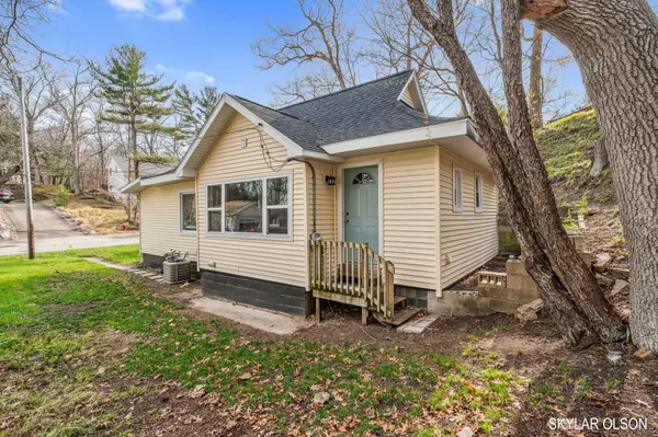 Muskegon, MI 49441,3316 Lakeshore Drive