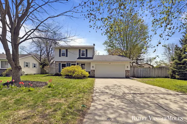 928 Springwood SE Drive, Kentwood, MI 49508