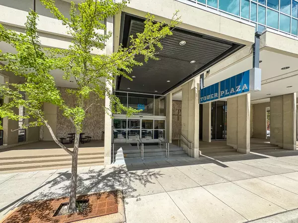 Ann Arbor, MI 48104,555 E William Street #18B