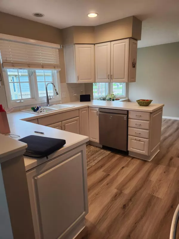 Rockford, MI 49341,7682 Greenbrier NE Drive