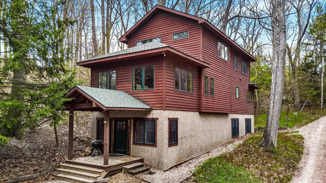 80220 Linden Hills Street, Covert, MI 49043