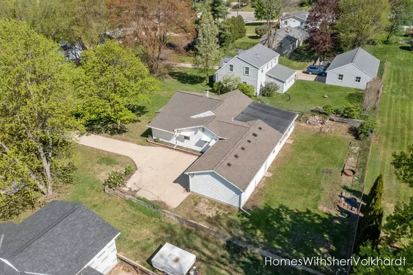 5150 Wakefield NE Avenue, Comstock Park, MI 49321