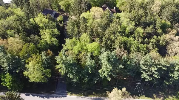Jonesville, MI 49250,Parkwood Drive
