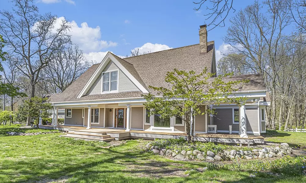 1040 Sargent SE Avenue, Ada, MI 49301