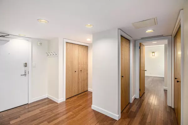 Ann Arbor, MI 48104,555 E William Street #25J