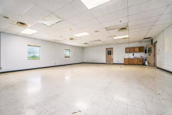 Three Rivers, MI 49093,111 Day Drive