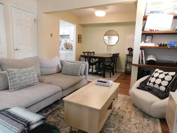 Ann Arbor, MI 48105,543 Longshore Drive #B