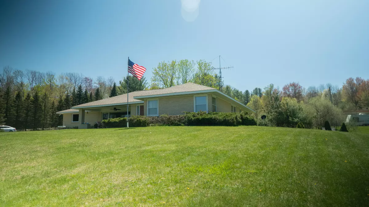 Onekama, MI 49675,7198 Farr Road