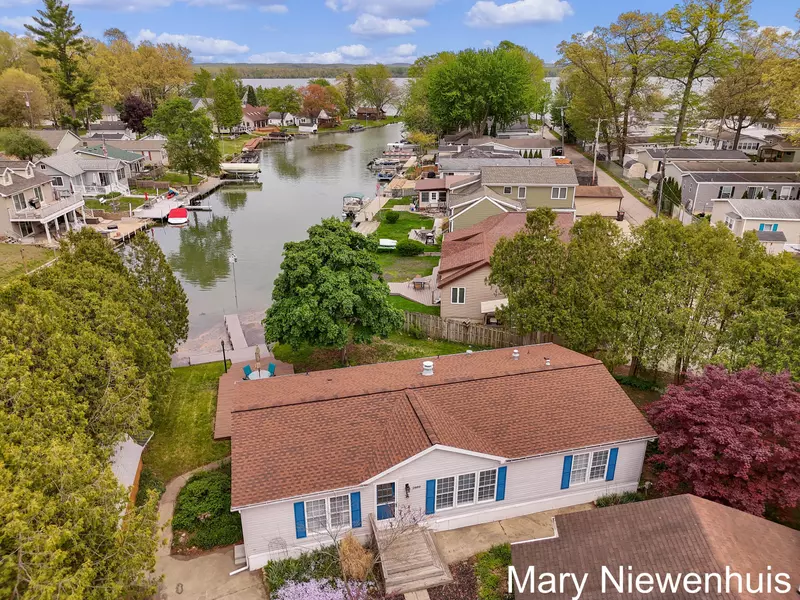 2889 S Patterson Road, Wayland, MI 49348