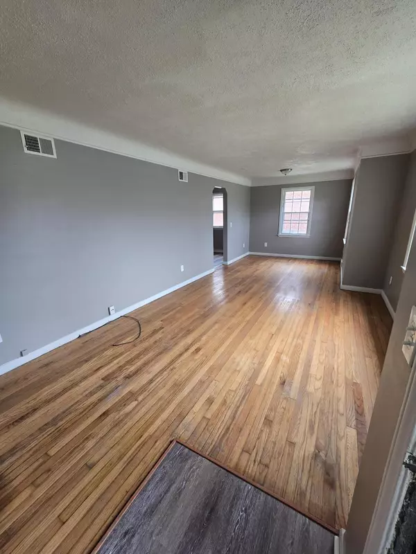 Lincoln Park, MI 48146,915 Cleophus Parkway