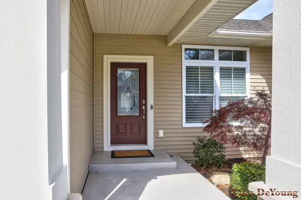 Holland, MI 49424,2415 Nuttall Court #28
