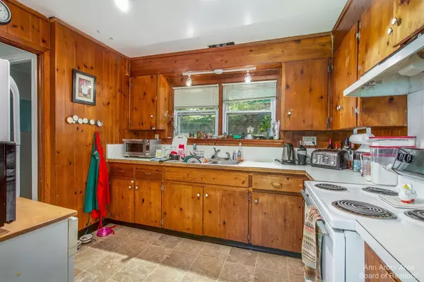 Ann Arbor, MI 48105,1562 Jones Drive