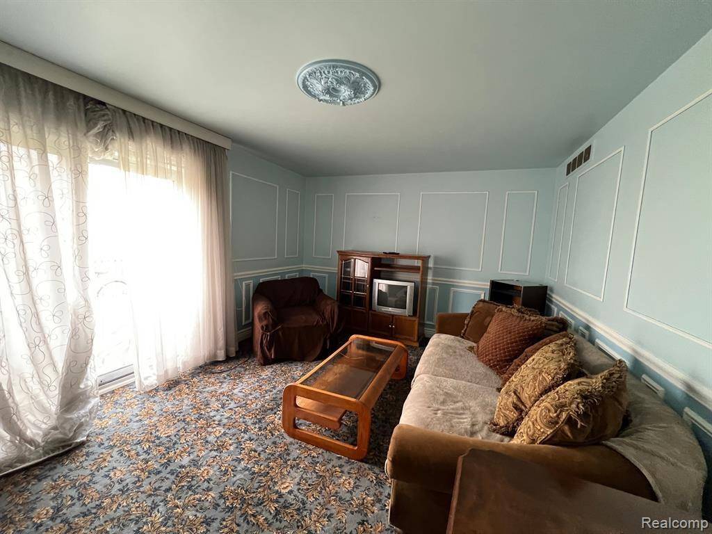 Saline, MI 48176,342 Hartman Lane