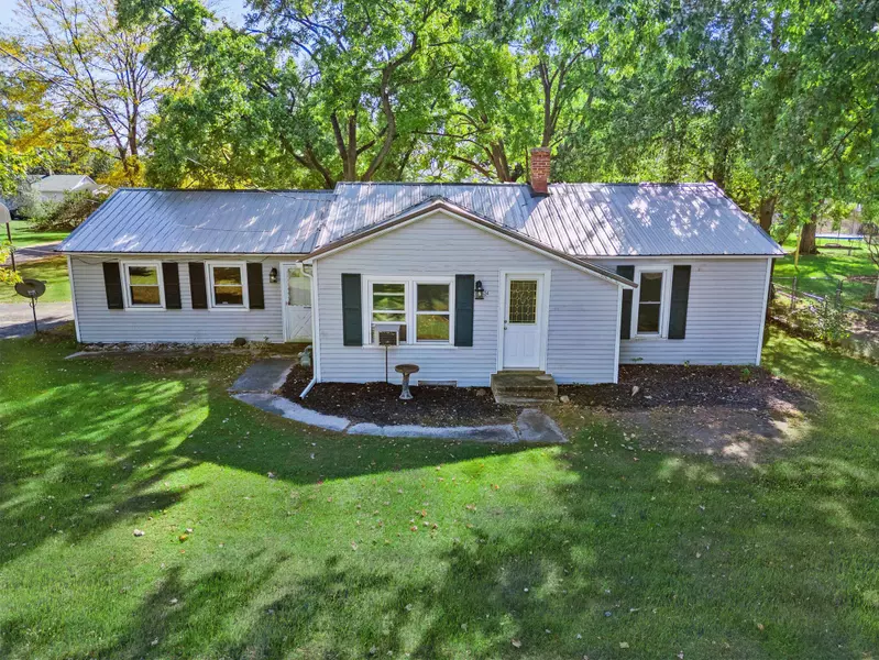 434 Walnut Street, Howard City, MI 49329