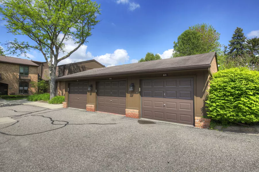 843 Greenhills Drive Drive, Ann Arbor, MI 48105