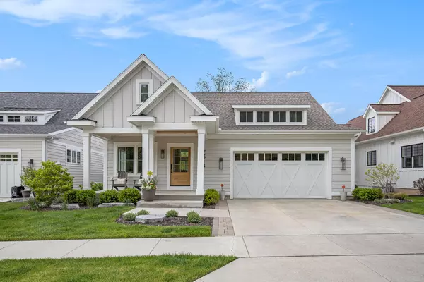 7314 Schoolhouse SE Drive, Ada, MI 49301