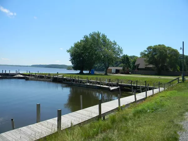 846 S Lakeshore Drive #2, Ludington, MI 49431