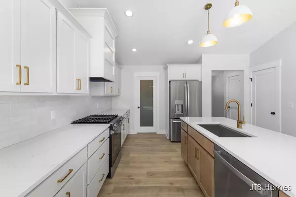 Alto, MI 49302,8296 Kettle Oak SE Drive