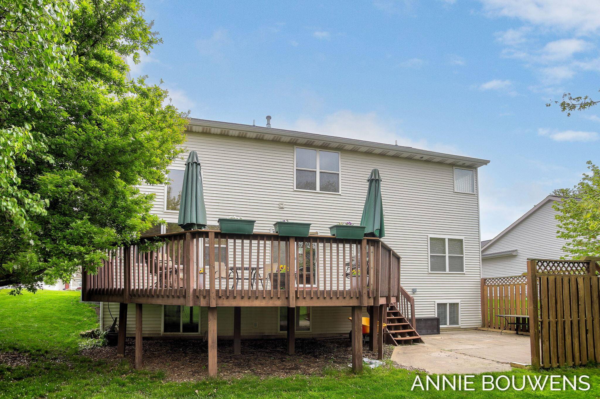 Zeeland, MI 49464,10852 Thornberry Way