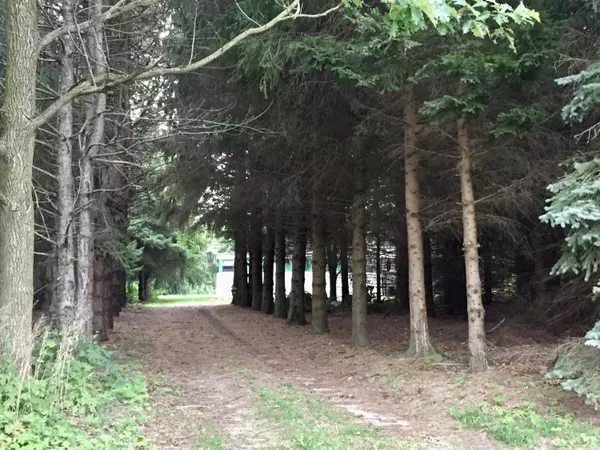 2042 Lilac Road, Hillsdale, MI 49242