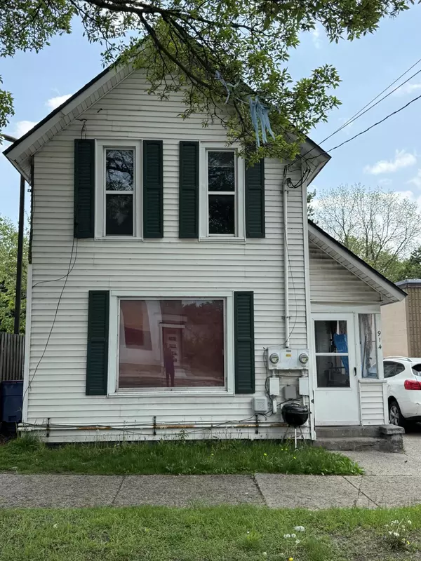 914 W Fulton Street, Grand Rapids, MI 49504