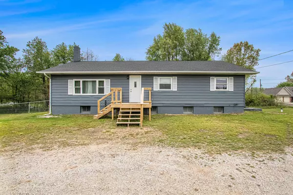 Cassopolis, MI 49031,21164 Calvin Hill Street