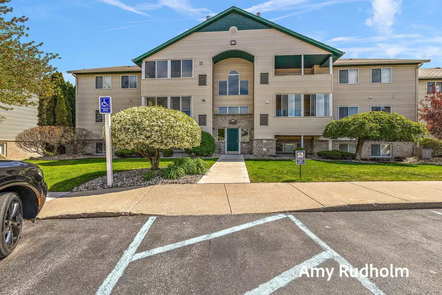 5883 Crosswinds Drive #23, Norton Shores, MI 49444