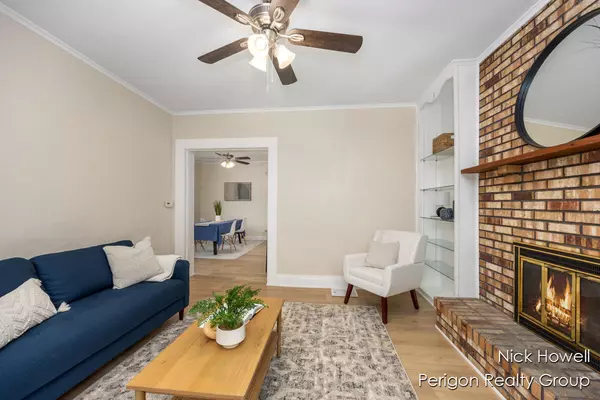 Grand Rapids, MI 49503,721 Emerald NE Avenue