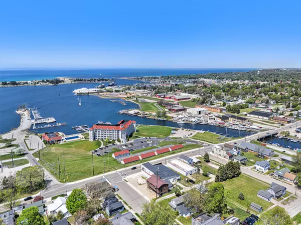 Ludington, MI 49431,929 S Washington Avenue