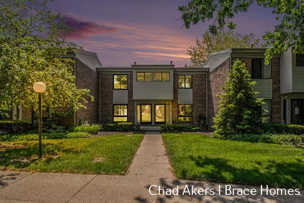 6244 Lincolnshire SE Court, Grand Rapids, MI 49546