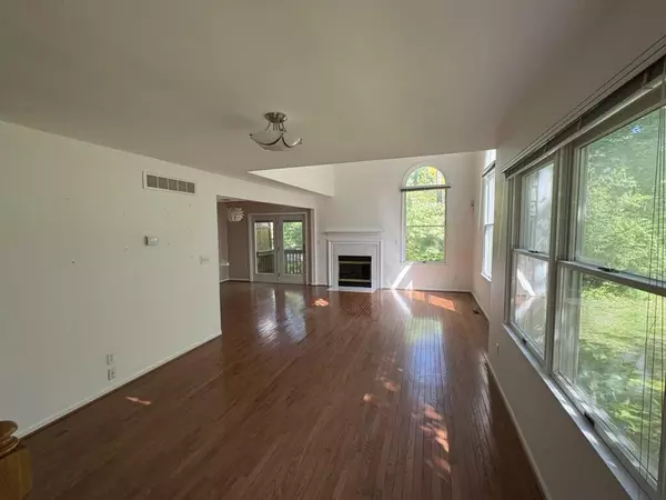 Ann Arbor, MI 48104,2423 Mulberry Court